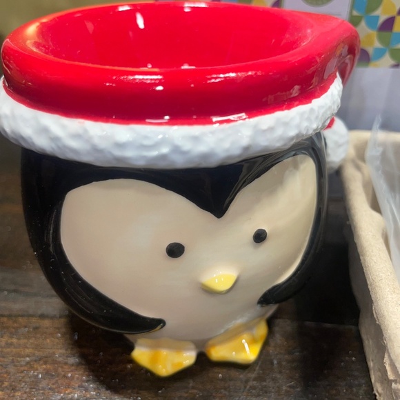 Scentsy Baby Tux Penguin Wall Mini Warmer Night Light Christmas - Picture 6 of 6